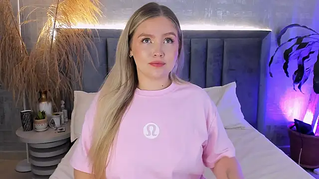 Snapshot of GaiaBaker chatting on 02/15/26, 11:41 GaiaBaker online show from 02/15/26, 11:41