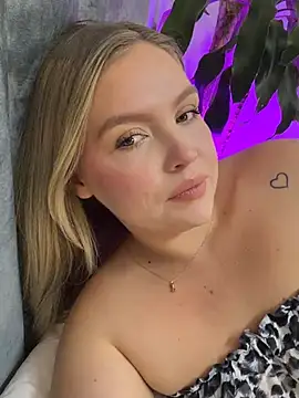 Snapshot of GaiaBaker chatting on 02/18/26, 02:13 GaiaBaker online show from 02/18/26, 02:13