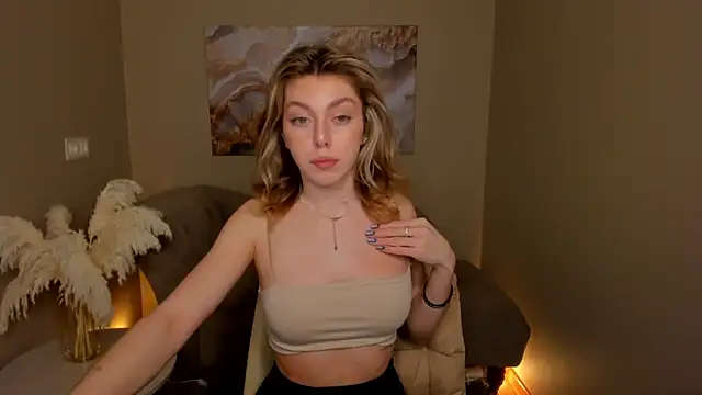 MollyMeltorr online show from 10/04/25, 04:43