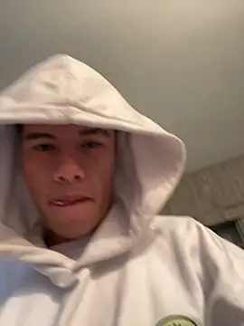 Snapshot of Logan_smith1 chatting on 02/15/25, 10:52 Logan smith1 online show from 02/15/25, 10:52