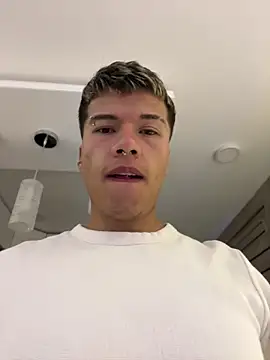 Snapshot of Logan_smith1 chatting on 03/18/25, 11:31 Logan smith1 online show from 03/18/25, 11:31