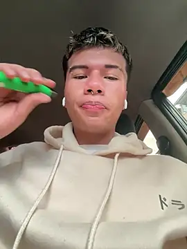 Snapshot of Logan_smith1 chatting on 03/20/25, 10:07 Logan smith1 online show from 03/20/25, 10:07