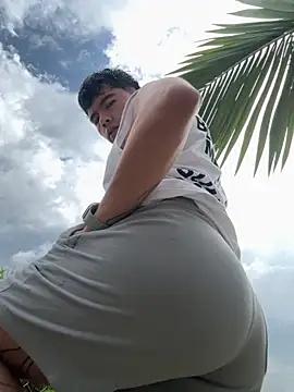 Snapshot of Logan_smith1 chatting on 09/13/25, 07:35 Logan smith1 online show from 09/13/25, 07:35