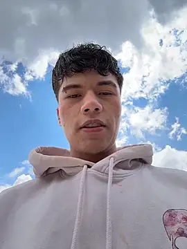 Snapshot of Logan_smith1 chatting on 10/14/25, 05:47 Logan smith1 online show from 10/14/25, 05:47