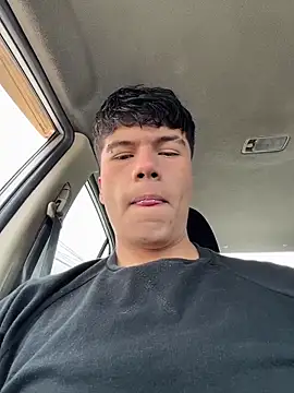 Snapshot of Logan_smith1 chatting on 10/28/25, 06:32 Logan smith1 online show from 10/28/25, 06:32