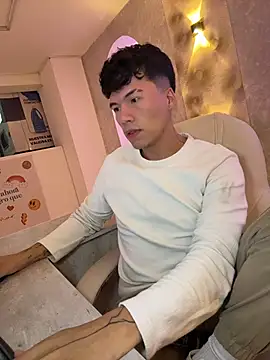 Snapshot of Logan_smith1 chatting on 11/07/25, 08:03 Logan smith1 online show from 11/07/25, 08:03