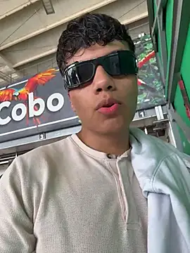 Snapshot of Logan_smith1 chatting on 11/12/25, 03:45 Logan smith1 online show from 11/12/25, 03:45