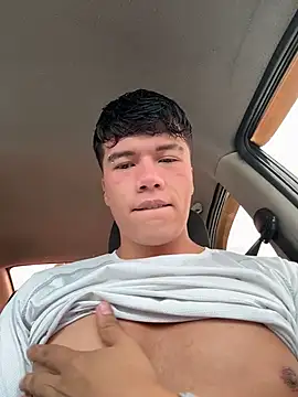 Snapshot of Logan_smith1 chatting on 11/19/25, 04:51 Logan smith1 online show from 11/19/25, 04:51