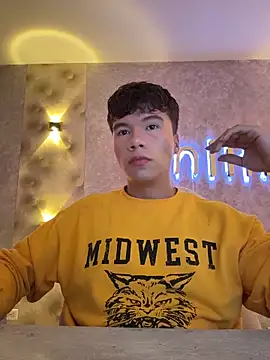 Logan smith1 online show from 02/06/26, 05:34