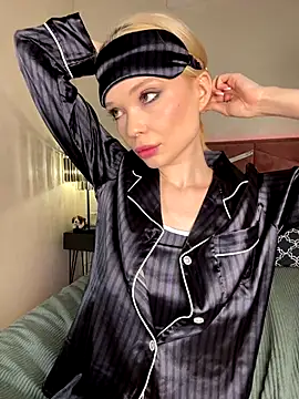 Snapshot of dollfromvenus chatting on 09/26/25, 06:34 dollfromvenus online show from 09/26/25, 06:34