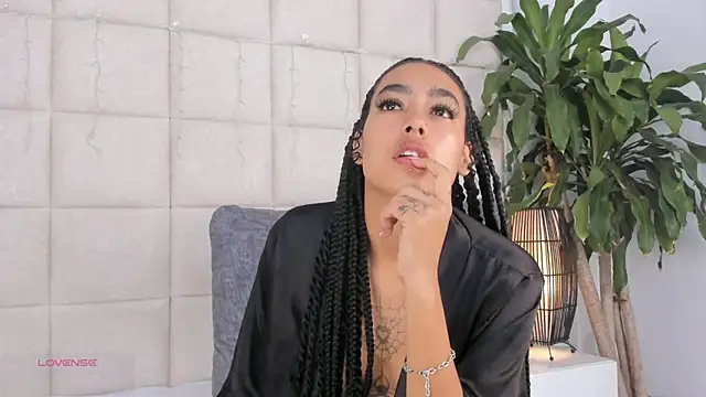 Nia Bunny online show from 12/30/24, 06:16