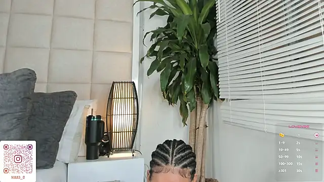 Nia Bunny online show from 02/04/25, 05:12