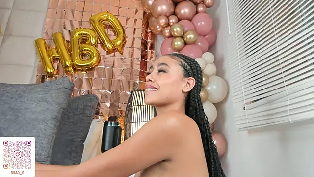 Nia Bunny online show from 02/10/25, 07:38