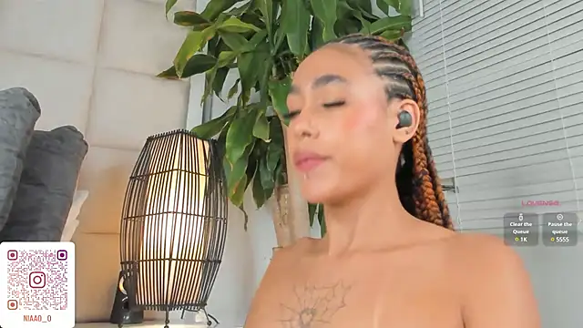 Nia Bunny online show from 03/11/25, 05:24