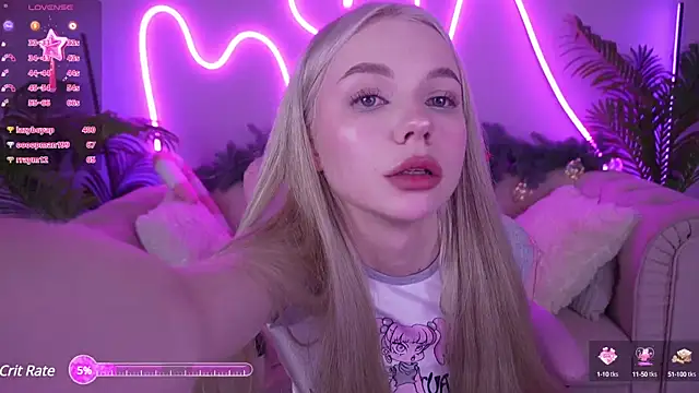 Snapshot of EviStar chatting on 12/29/24, 11:40 EviStar online show from 12/29/24, 11:40