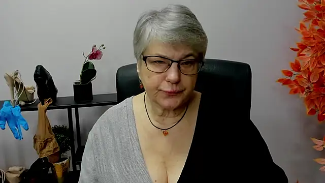 IrisDream online show from 12/13/24, 07:15