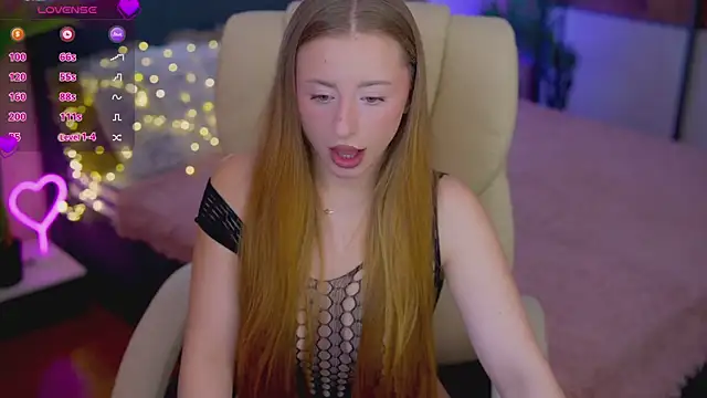 SilverrMoon online show from 10/31/25, 06:47