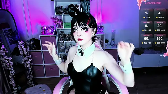 Snapshot of Aki__Ra chatting on 09/14/25, 03:27 Aki Ra online show from 09/14/25, 03:27