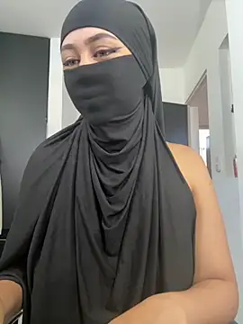 Snapshot of iiris_ chatting on 10/09/25, 12:25 iiris online show from 10/09/25, 12:25