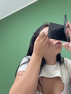 Snapshot of iiris_ chatting on 11/04/25, 02:38 iiris online show from 11/04/25, 02:38