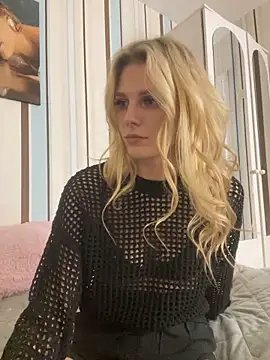 Snapshot of Liya_my chatting on 03/03/25, 08:00 Liya my online show from 03/03/25, 08:00