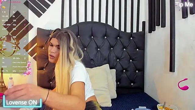 AllisonsweetZ online show from 02/11/25, 09:03