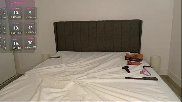 misscatxo online show from 04/15/26, 10:54