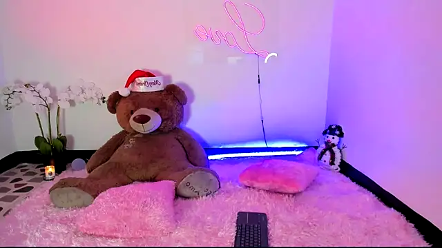 Snapshot of kendal_scott1 chatting on 12/23/24, 06:16 kendal scott1 online show from 12/23/24, 06:16