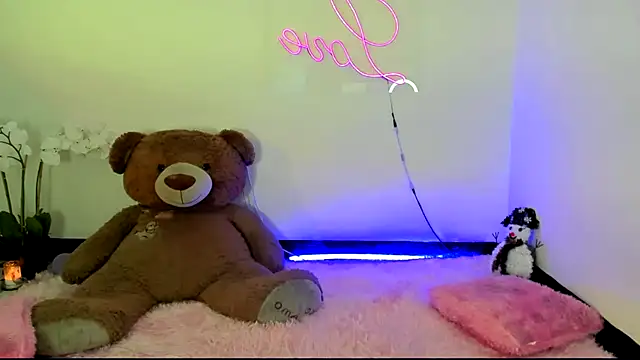 Snapshot of kendal_scott1 chatting on 01/03/25, 09:26 kendal scott1 online show from 01/03/25, 09:26