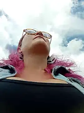 sophie banger online show from 05/31/26, 05:42
