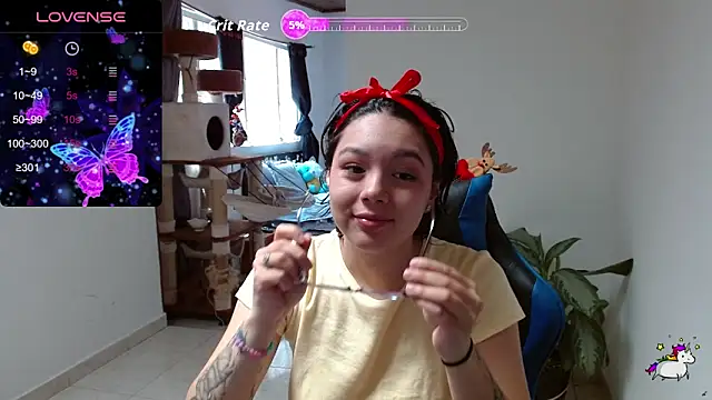 TRIXIE TANG28 online show from 04/16/26, 05:58