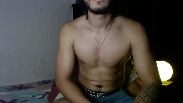 Snapshot of maxximus_100 chatting on 01/04/25, 08:17 maxximus 100 online show from 01/04/25, 08:17