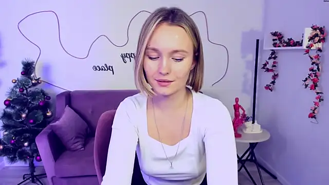 BritnieCute online show from 01/04/25, 11:00