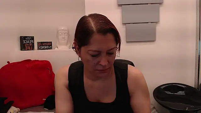 Snapshot of eva_twiss chatting on 05/05/26, 12:46 eva twiss online show from 05/05/26, 12:46