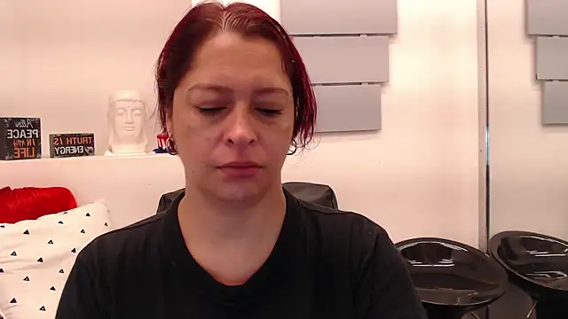 Snapshot of eva_twiss chatting on 05/19/26, 12:00 eva twiss online show from 05/19/26, 12:00