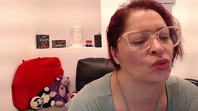 Snapshot of eva_twiss chatting on 05/25/26, 12:44 eva twiss online show from 05/25/26, 12:44