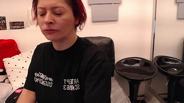 Snapshot of eva_twiss chatting on 05/28/26, 12:35 eva twiss online show from 05/28/26, 12:35