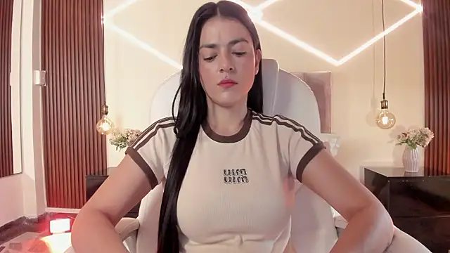 BellaClaiir online show from 01/15/26, 02:54