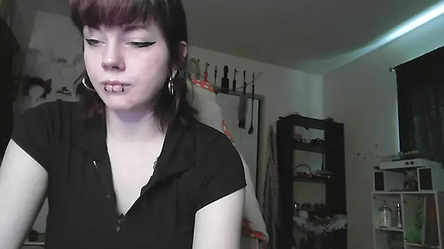 Snapshot of GoddessPinxx chatting on 06/01/26, 09:05 GoddessPinxx online show from 06/01/26, 09:05