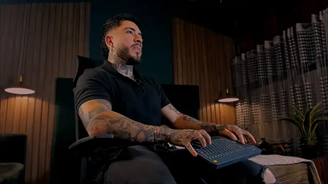 LeoSalvatore  online show from 02/04/25, 04:05