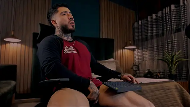 LeoSalvatore  online show from 02/08/25, 03:30