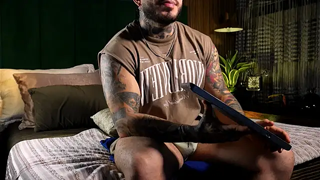 LeoSalvatore  online show from 03/09/25, 01:25