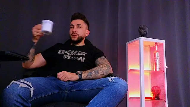 MightyAaron66 online show from 02/14/25, 02:50