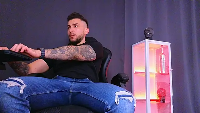 MightyAaron66 online show from 02/18/25, 05:10