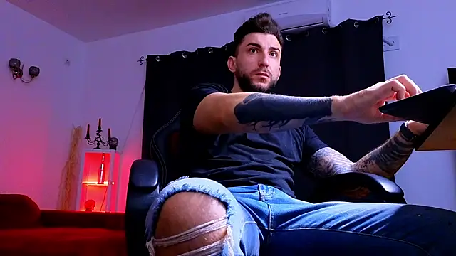 MightyAaron66 online show from 10/22/25, 04:13