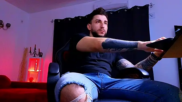 MightyAaron66 online show from 10/23/25, 05:07