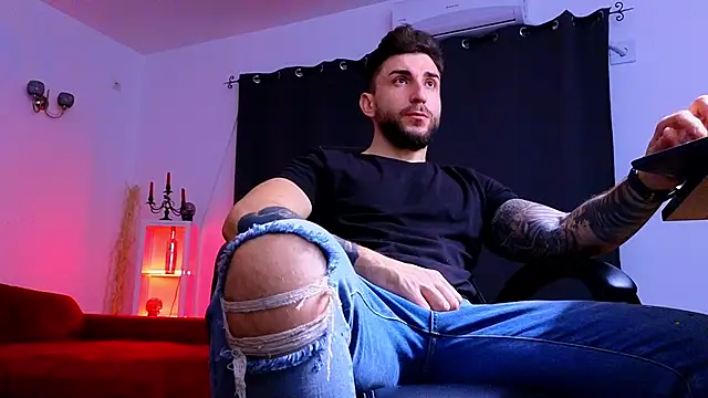 MightyAaron66 online show from 11/18/25, 03:27