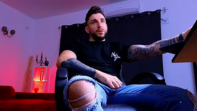 MightyAaron66 online show from 12/23/25, 04:43