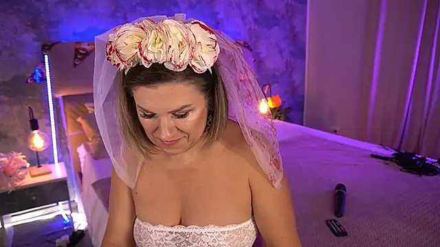 KiraRoxx online show from 10/30/25, 10:32