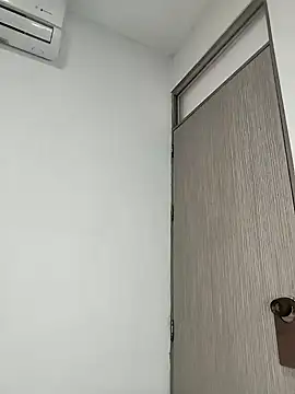 cuteluci  online show from 01/12/25, 12:55